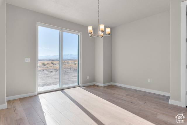 Photo 10 for MLS #2081810 at 569 W Coyote Ridge Rd