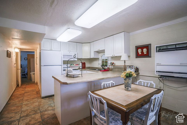 Photo 15 for MLS #2081821 at 172 E Red Rd