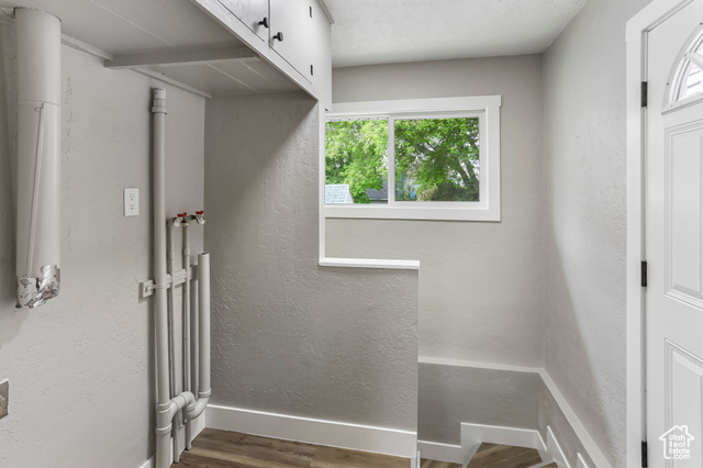 Photo 17 for MLS #2081926 at 987 S Jefferson Ave