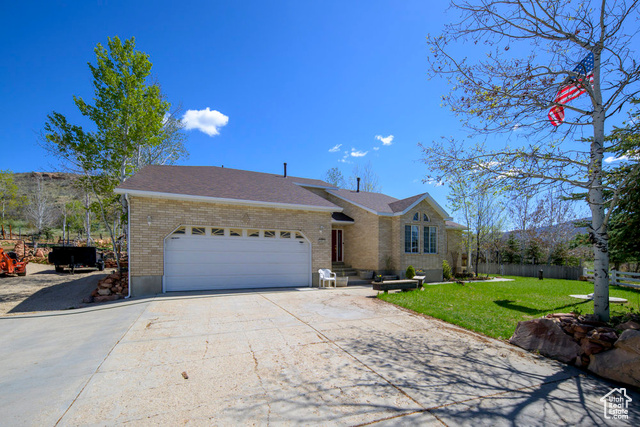 Photo 2 for MLS #2082052 at 4851 E Lake Creek Rd
