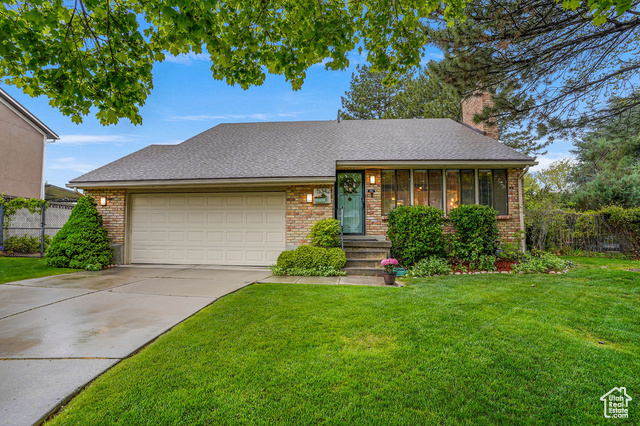 5342 S LYNNCREST DR, Taylorsville UT 84129