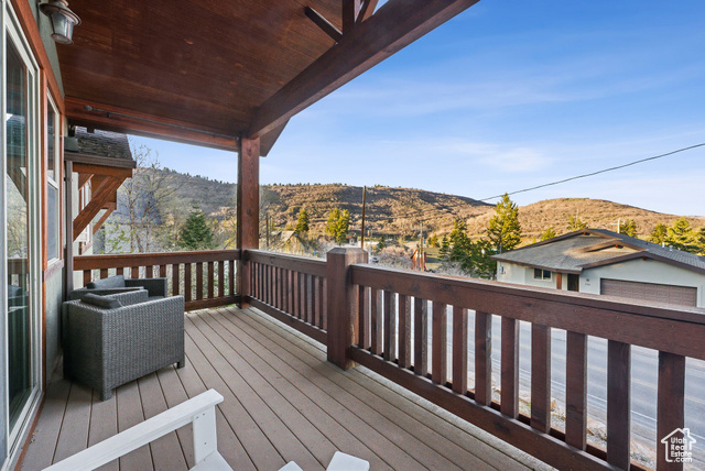 Photo 15 for MLS #2082217 at 210 Parkview Dr
