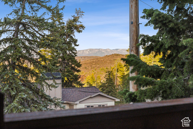 Photo 58 for MLS #2082217 at 210 Parkview Dr