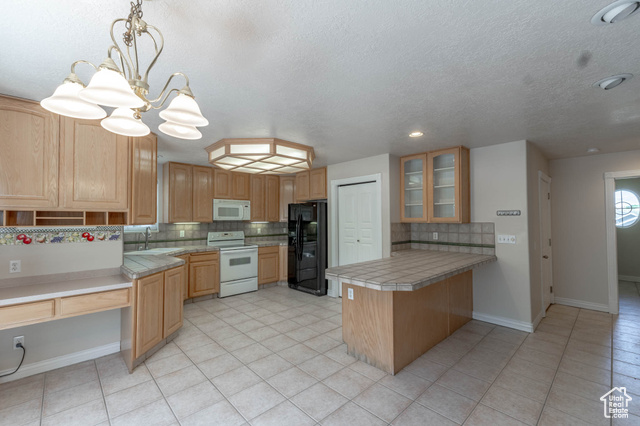 Photo 7 for MLS #2082320 at 889 E Ben Lomond Ave
