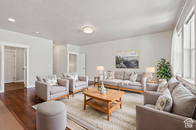 11046 S BECKS BEND LN, South Jordan UT 84095