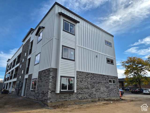 listing main picture