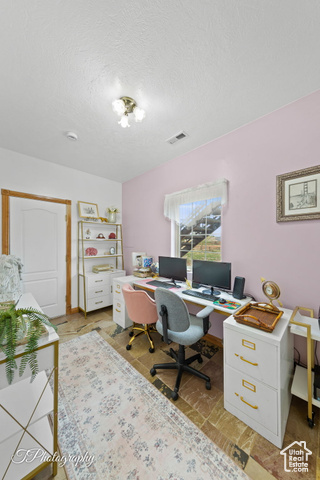 Photo 11 for MLS #2082444 at 885 N Old Farms Rd