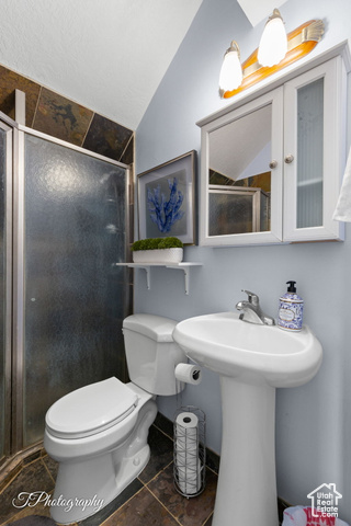Photo 30 for MLS #2082444 at 885 N Old Farms Rd