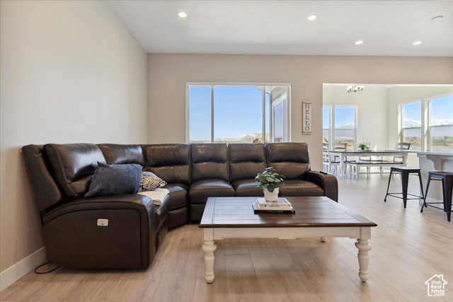 Photo 5 for MLS #2082472 at 304 E Empire Springs Dr