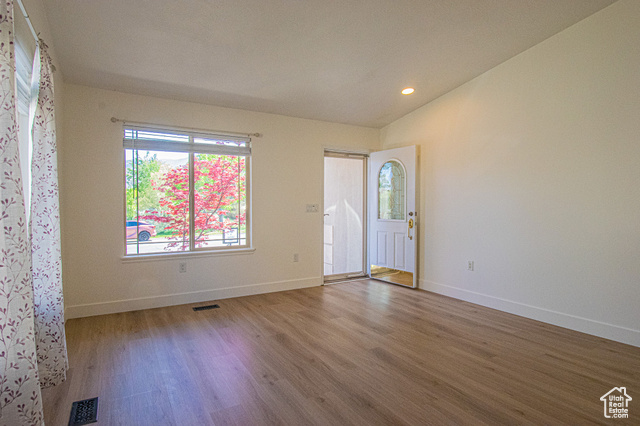 Photo 7 for MLS #2082487 at 25 Clubhouse Dr