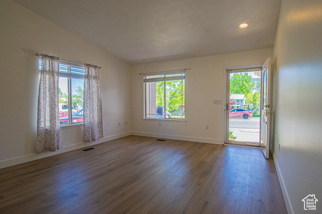 Photo 5 for MLS #2082487 at 25 Clubhouse Dr