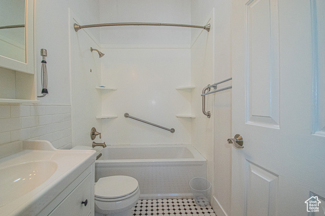 Photo 25 for MLS #2082487 at 25 Clubhouse Dr