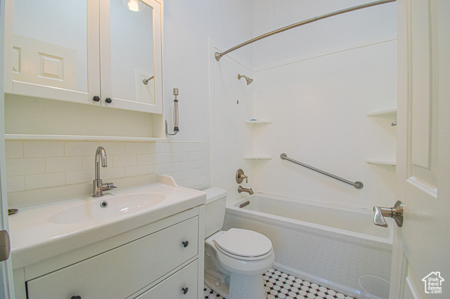 Photo 24 for MLS #2082487 at 25 Clubhouse Dr