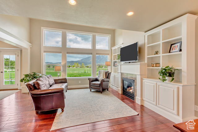Photo 6 for MLS #2082490 at 4142 W Park Dr