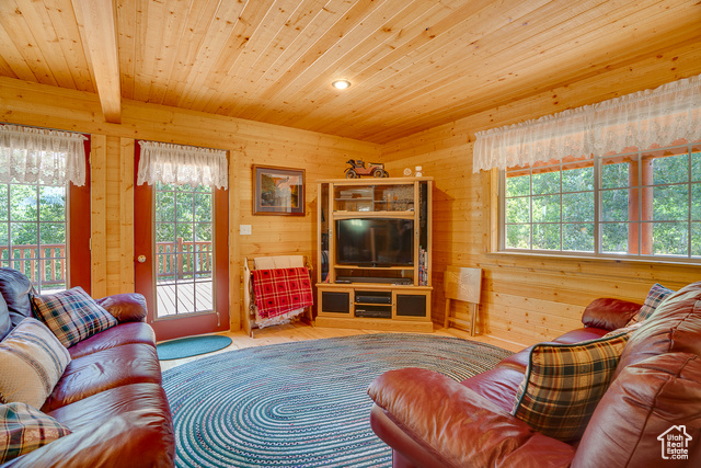 Photo 15 for MLS #2082517 at 4571 Fawn Way