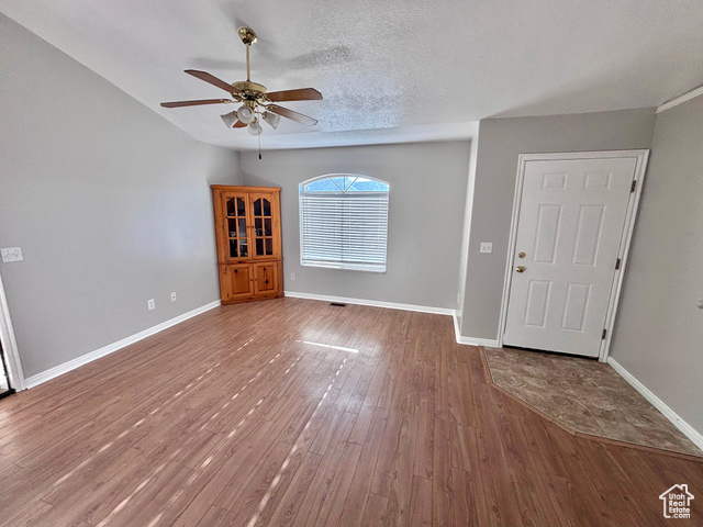 Photo 3 for MLS #2082531 at 736 Majestic Dr