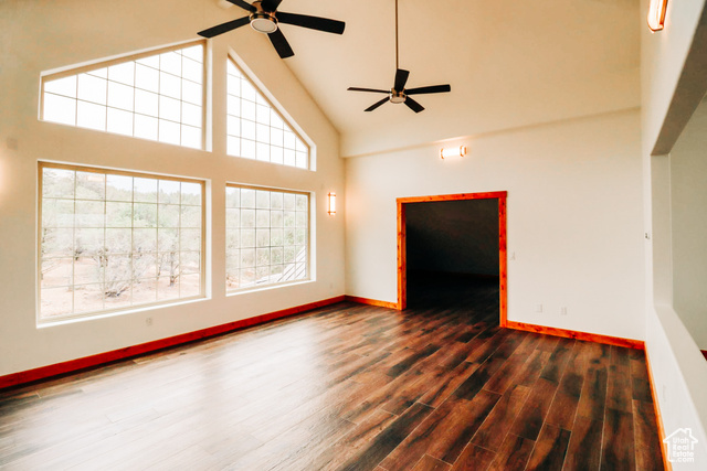 Photo 14 for MLS #2082658 at 985 N Russell Rd