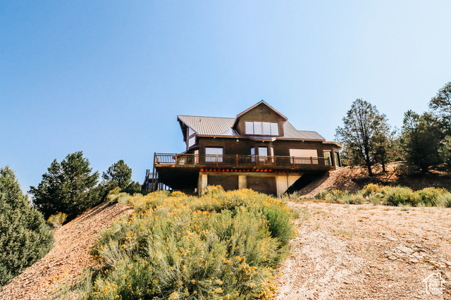 Photo 2 for MLS #2082658 at 985 N Russell Rd