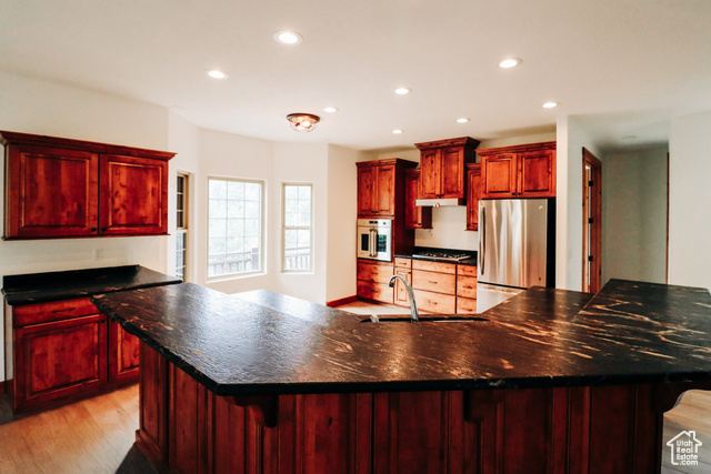 Photo 7 for MLS #2082658 at 985 N Russell Rd