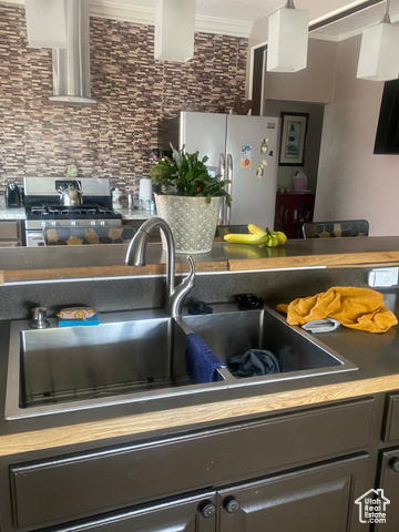 Photo 7 for MLS #2082664 at 2531 Fowler Ave