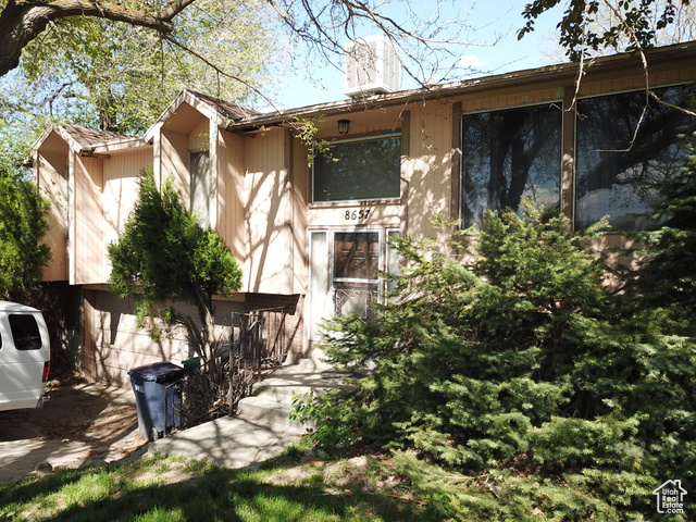 8657 S 910 E, Sandy UT 84094