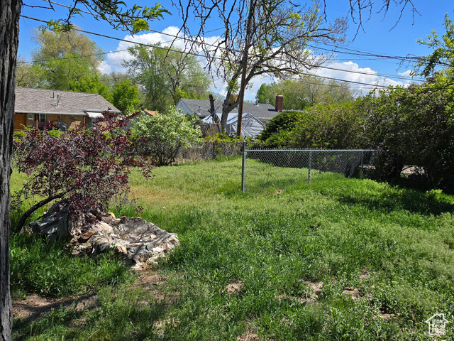 Photo 9 for MLS #2082711 at 1111 S Redwood Dr