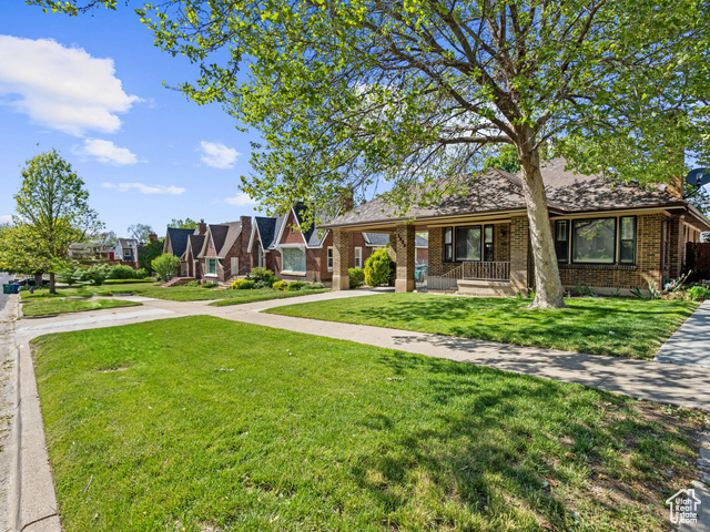 Photo 20 for MLS #2082735 at 1362 Marilyn Dr