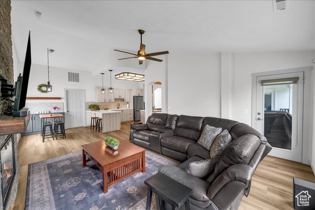 Photo 7 for MLS #2082813 at 39 N Valley View #42