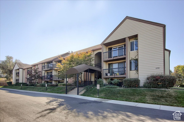 1091  COUNTRY HILLS DR #306, Ogden UT 84403