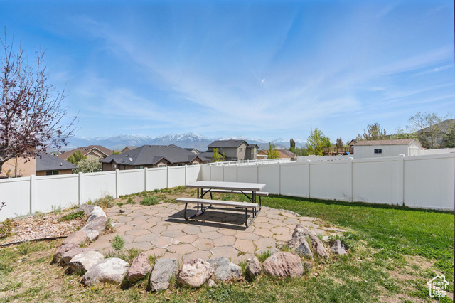 Photo 7 for MLS #2083096 at 14349 S Round Rock Dr