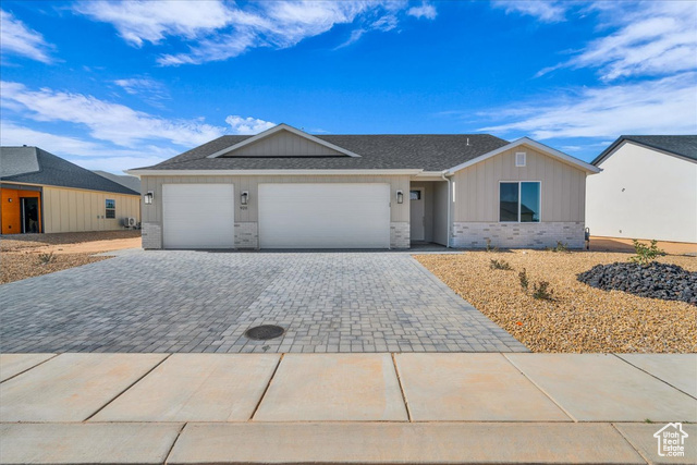 920 E WINCHESTER DR, Enoch UT 84721