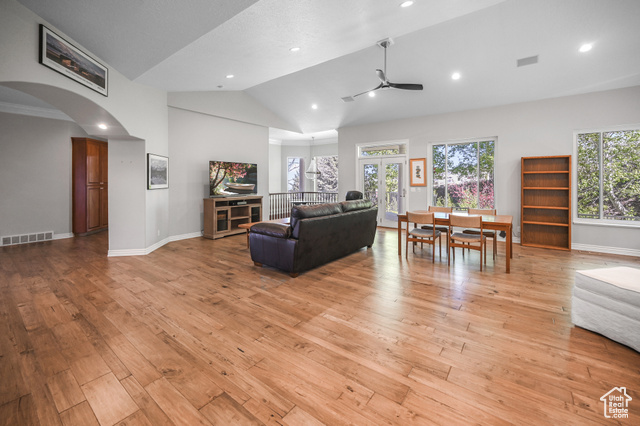 Photo 3 for MLS #2083162 at 90 S Sherwood Dr