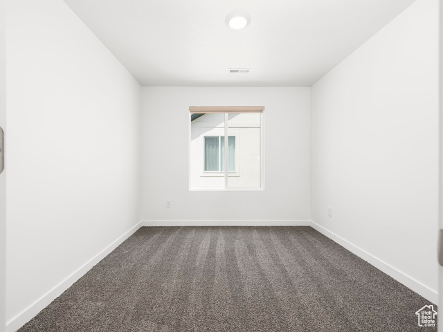 Photo 11 for MLS #2083284 at 944 E Jack Dr