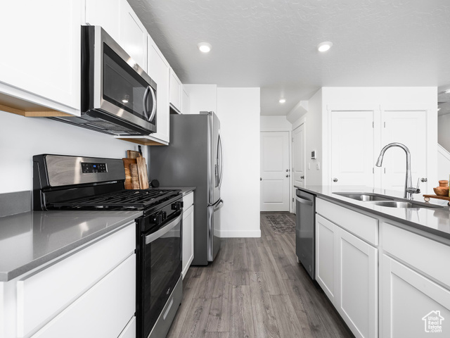 Photo 7 for MLS #2083284 at 944 E Jack Dr