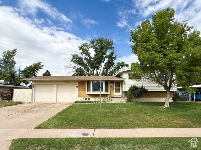5055 S 2325 W, Roy UT 84067