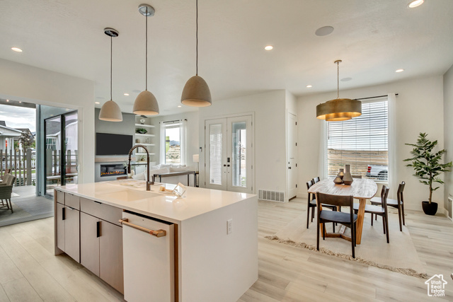 Photo 20 for MLS #2083362 at 6721 W Lake Ave #121