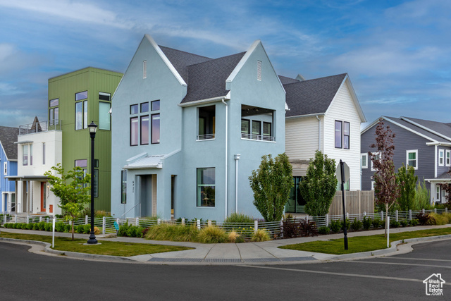 Photo 2 for MLS #2083362 at 6721 W Lake Ave #121