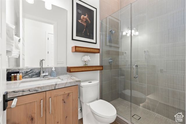 Photo 33 for MLS #2083586 at 1450 W Torrey Pines Rd