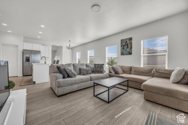 405 W Domain Ln
