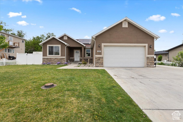 235 N 700 ST E Payson, Utah Welcome to this beautiful custom home near the heart of Payson City. Upon entry , you are greeted by a formal living room. The open kitchen features granite counter tops and woods cabinets. This home also feature 6 bedrooms. This beauty is an excellent investment property, as you can generate income by renting out the basement.