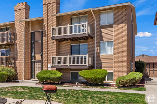 5545 S 2100 W #10, Roy UT 84067