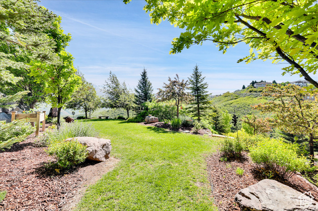 Photo 46 for MLS #2083867 at 1297 E Fawn Pointe Ct