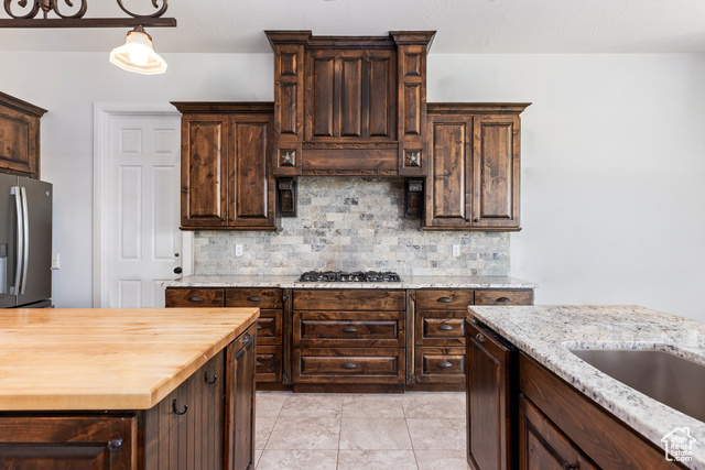 Photo 8 for MLS #2083964 at 947 W Amethyst Dr