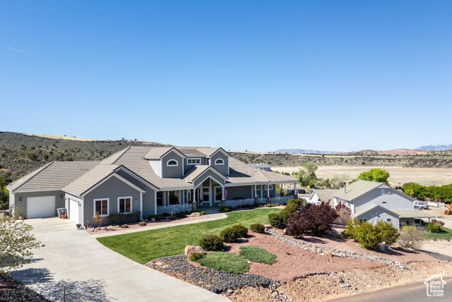 Photo 3 for MLS #2083964 at 947 W Amethyst Dr