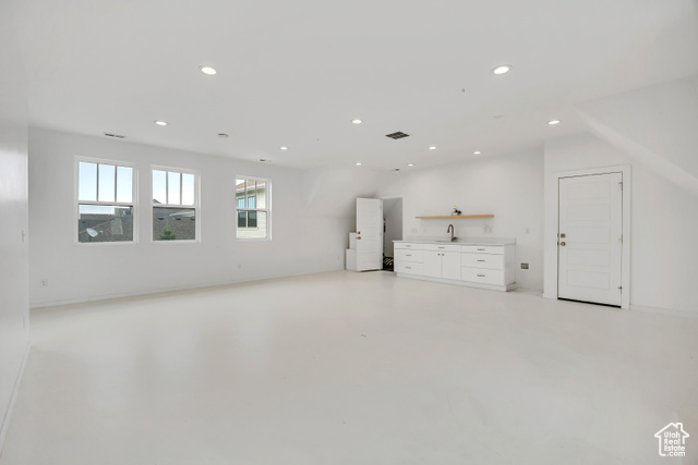 Photo 58 for MLS #2084074 at 5038 W Lake Ave