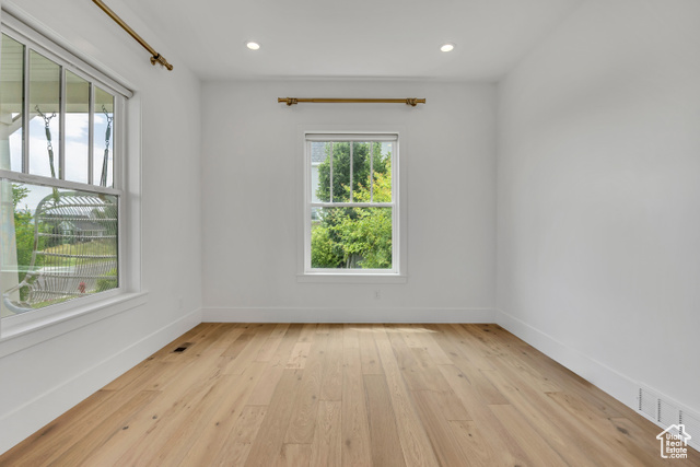 Photo 19 for MLS #2084074 at 5038 W Lake Ave