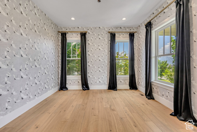 Photo 17 for MLS #2084074 at 5038 W Lake Ave