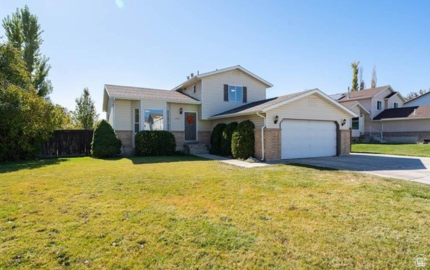 First showing Wednesday June 4th. More and current pics coming! Beautiful home in a great neighborhood!  Close to schools, shopping and the freeway is just a hop, skip & a jump away.  Bring your pickiest buyers. This 3 bed, 2 bath home is Just what you are looking for.
