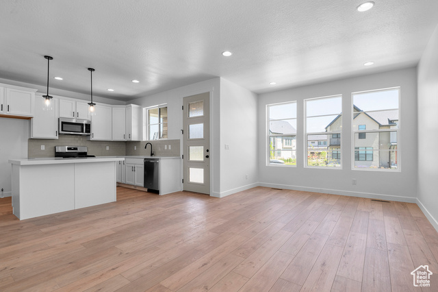 Photo 6 for MLS #2084235 at 2415 N Ribe Ln