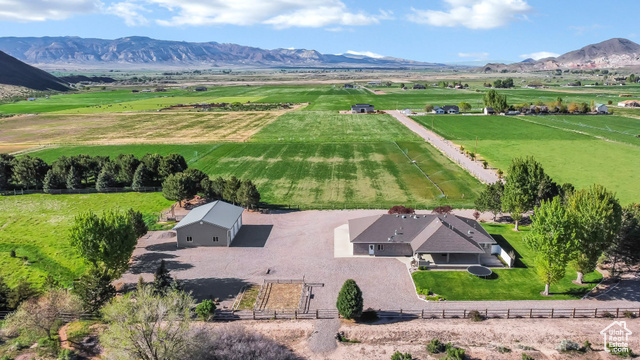 Photo 2 for MLS #2084261 at 860 S 720 West